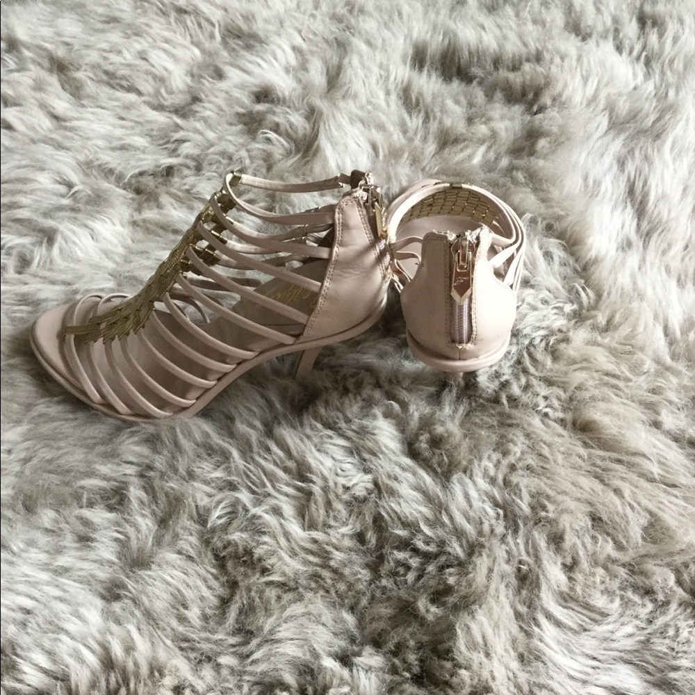 Fergie Beige and gold heels-super sexy! - Picture 2 of 4